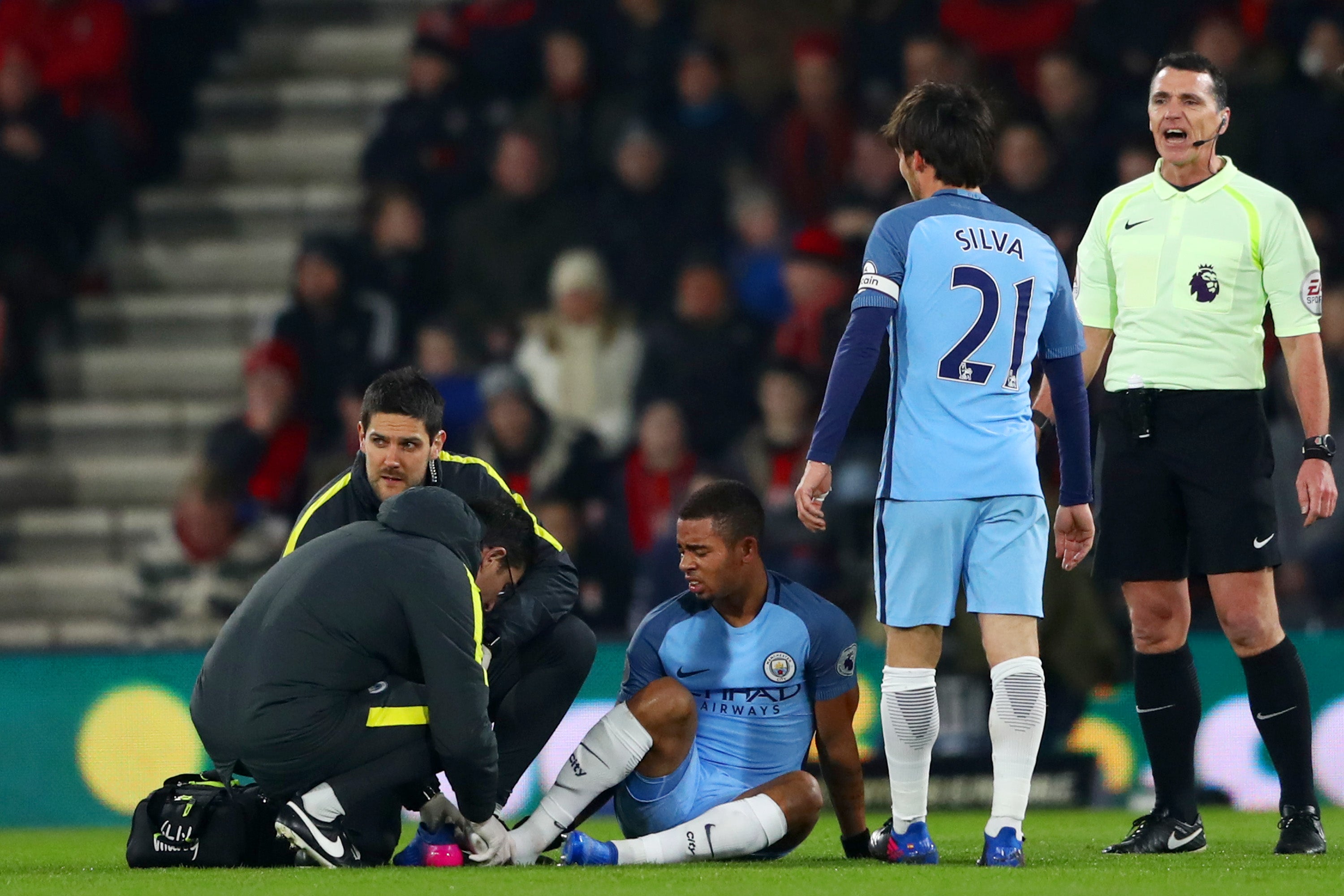 Gabriel Jesus se rompe el quinto metatarsiano y estará de baja tres meses Gabriel Jesus se rompe el quinto metatarsiano y estará de baja tres meses