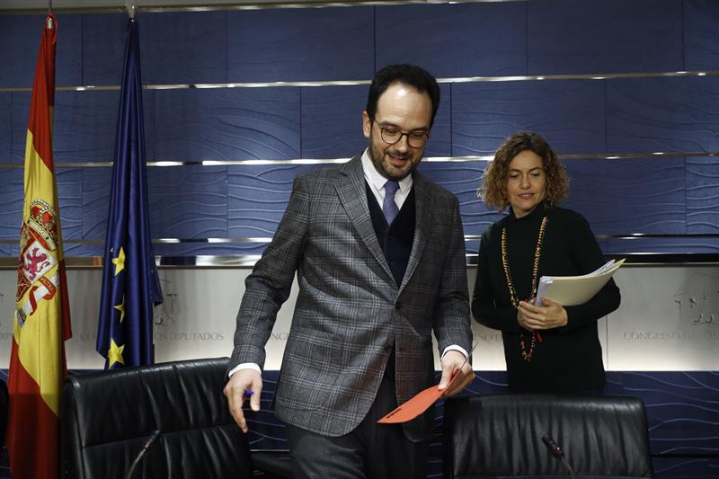 El PSOE pide una comisión de investigación sobre la salida a Bolsa de Bankia El PSOE pide una comisión de investigación sobre la salida a Bolsa de Bankia