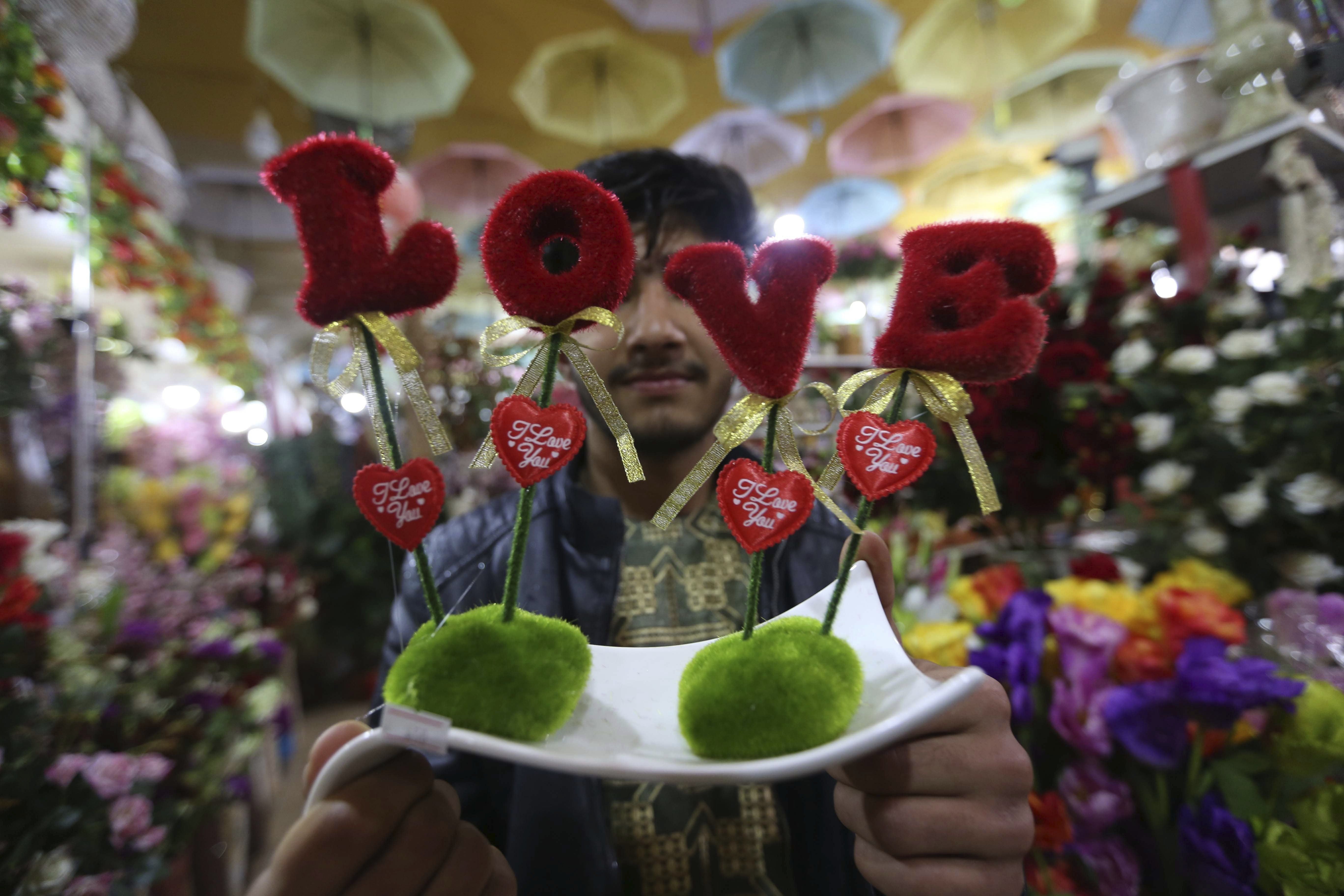 Los españoles aumentarán su gasto en flores y regalos en este San Valentín Los españoles aumentarán su gasto en flores y regalos en este San Valentín