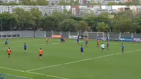 Los jugadores del Boca Juniors peleándose en el entrenamiento Los jugadores del Boca Juniors peleándose en el entrenamiento