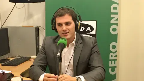 Albert Rivera durante una entrevista en Onda Cero Albert Rivera durante una entrevista en Onda Cero
