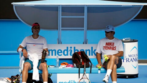 Toni Nadal, junto a Rafa Nadal