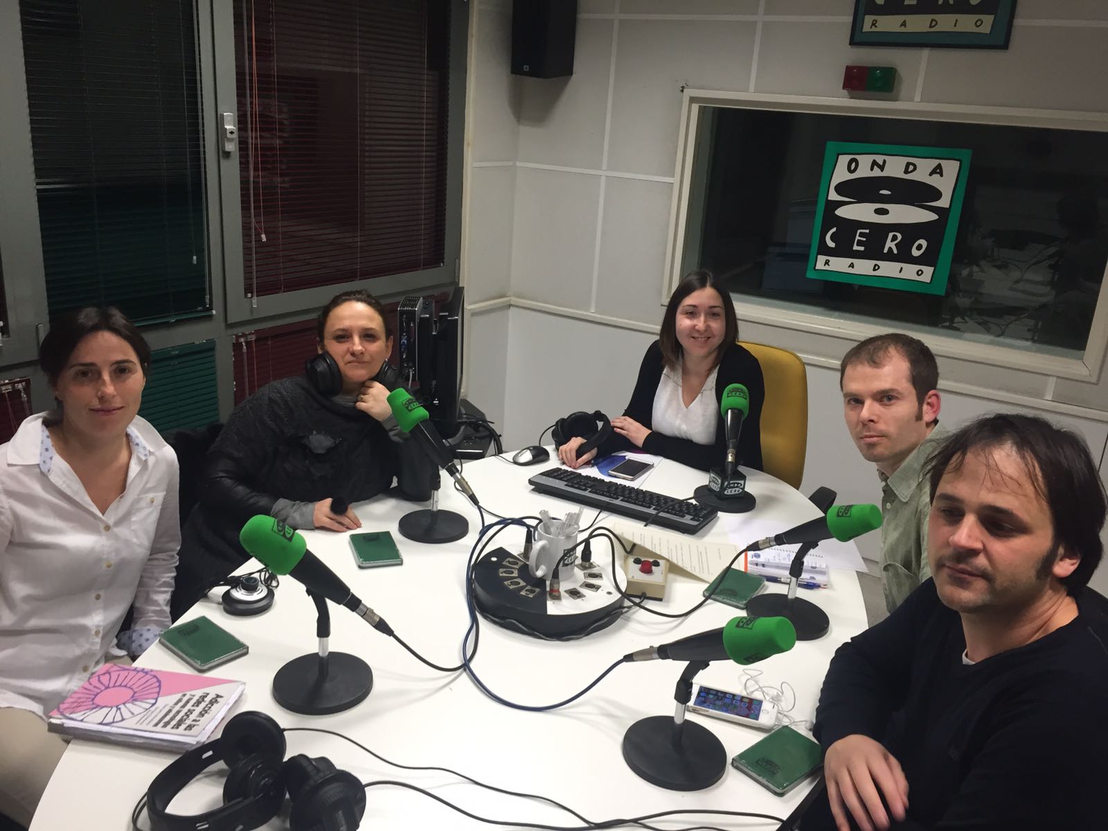 Aquí en la Onda Cantabria. Colectivos de Cantabria: Jóvenes y nuevas tecnologías Aquí en la Onda Cantabria. Colectivos de Cantabria: Jóvenes y nuevas tecnologías