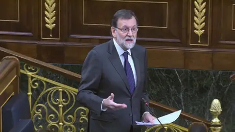 Frame 125.826582 de: Rajoy ve "absurdo" el planteamiento de ERC y Rufián le mantiene el pulso: "Nos vemos en las urnas" Frame 125.826582 de: Rajoy ve "absurdo" el planteamiento de ERC y Rufián le mantiene el pulso: "Nos vemos en las urnas"