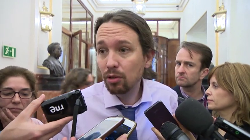 Iglesias no aclara el futuro de Errejón en Podemos y le avisa del "error" de llevar estas negociaciones a los medios Iglesias no aclara el futuro de Errejón en Podemos y le avisa del "error" de llevar estas negociaciones a los medios