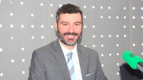 V&iacute;ctor Lapuente