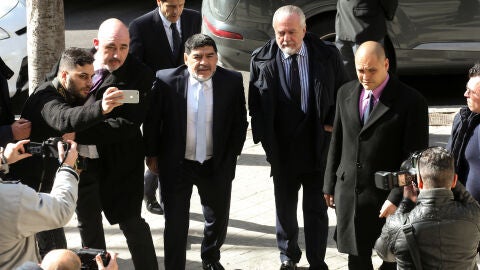 Maradona, a su llegada al Santiago Bernab&eacute;u