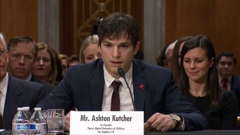 Frame 0.0 de: El emotivo discurso de Ashton Kutcher contra la explotaci&oacute;n sexual de menores