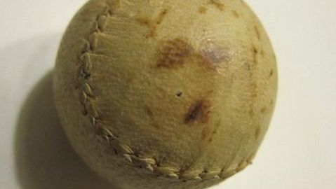 PELOTA DE JUEGO A MANO