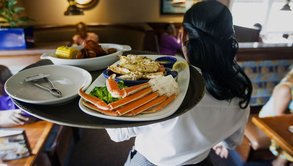Despedida por bailar con "envidiable agilidad" pese a estar de baja por una contractura Despedida por bailar con "envidiable agilidad" pese a estar de baja por una contractura