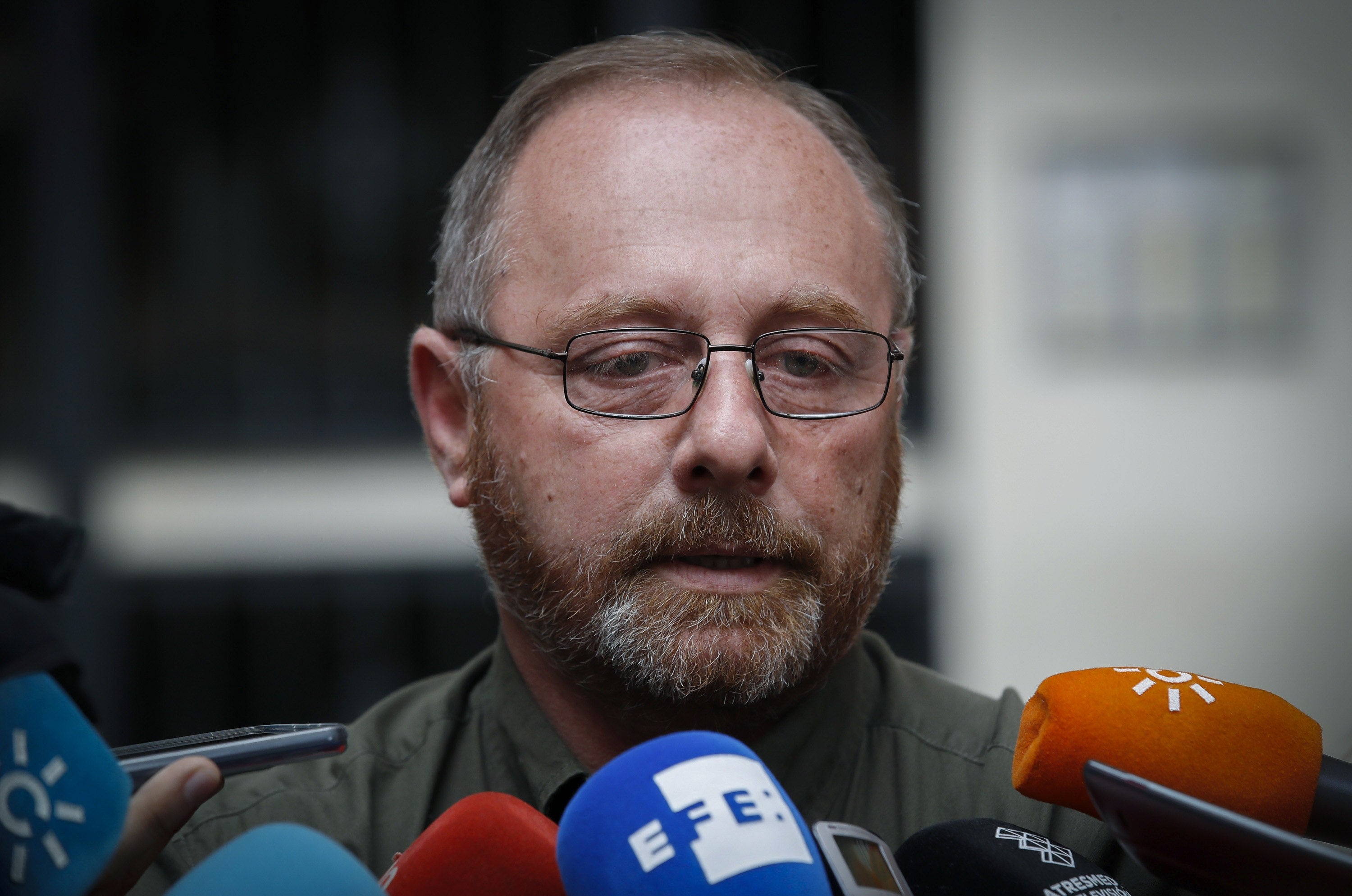 El padre de Marta del Castillo plantea "investigar también la anterior hipoteca" del hermano de Carcaño El padre de Marta del Castillo plantea "investigar también la anterior hipoteca" del hermano de Carcaño