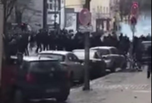 La multitudinaria pelea entre aficionados del Hertha Berlín y el Eintracht de Frankfurt termina con 96 detenidos La multitudinaria pelea entre aficionados del Hertha Berlín y el Eintracht de Frankfurt termina con 96 detenidos