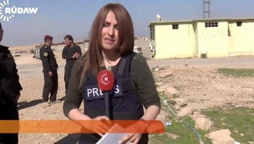 Shifa Gardi retransmitiendo para la cadena Rudaw