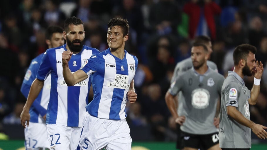 Mantovani celebra su gol contra el Deportivo de la Coru&ntilde;a