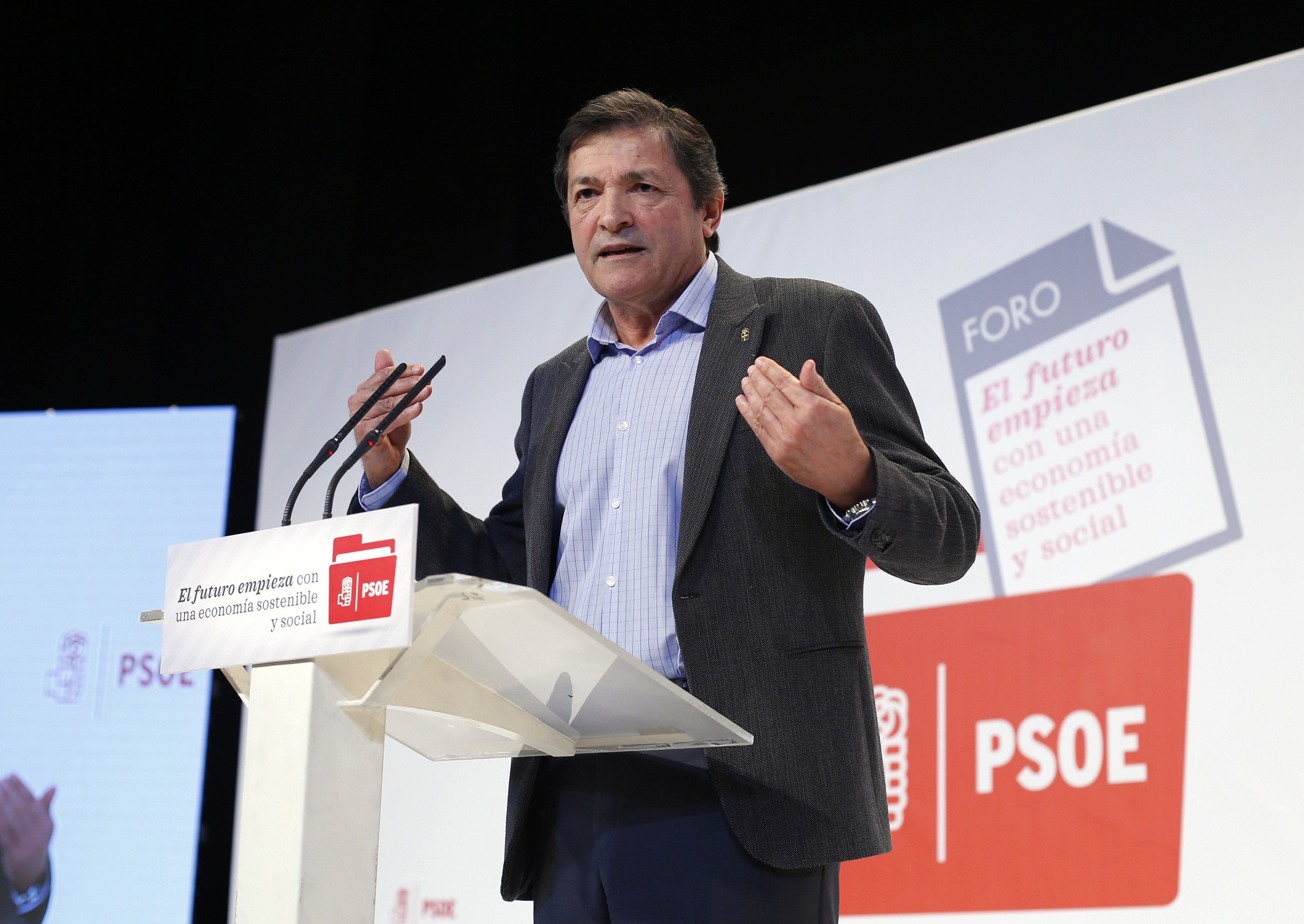 Javier Fernández pide al PSOE huir de la demagogia: "La credibilidad económica nos dará credibilidad política" Javier Fernández pide al PSOE huir de la demagogia: "La credibilidad económica nos dará credibilidad política"
