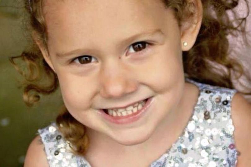 Muere una niña porque su médico se niega a atenderla por retrasarse en su cita Muere una niña porque su médico se niega a atenderla por retrasarse en su cita