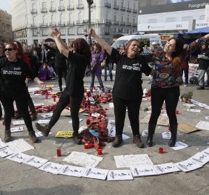 Manifestación en Sol en apoyo a las mujeres en huelga de hambre Manifestación en Sol en apoyo a las mujeres en huelga de hambre