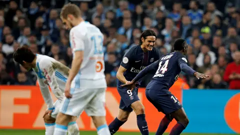 Cavani y Matuidi celebran un gol Cavani y Matuidi celebran un gol