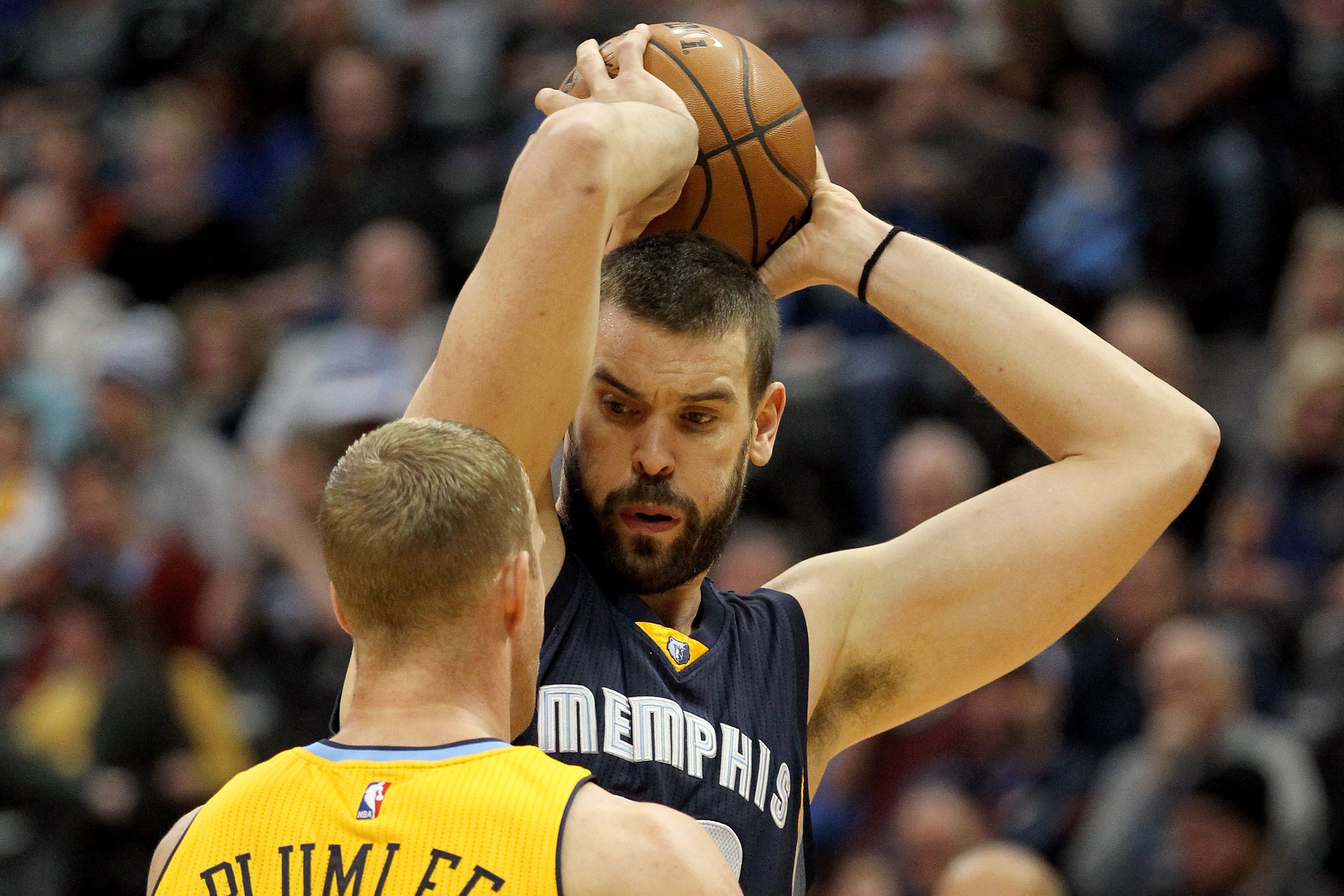 Los hermanos Gasol lideran las victorias de Spurs y Grizzlies, Ibaka brilla y Abrines gana como titular Los hermanos Gasol lideran las victorias de Spurs y Grizzlies, Ibaka brilla y Abrines gana como titular