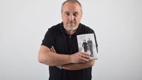 Javier Ju&aacute;rez con su libro, conspiraci&oacute;n en madrid