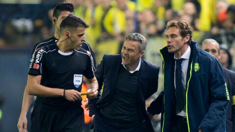 Escrib&aacute; protesta una acci&oacute;n a Gil Manzano