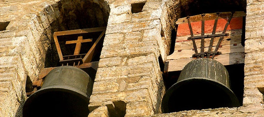 Campanas de una iglesia Campanas de una iglesia