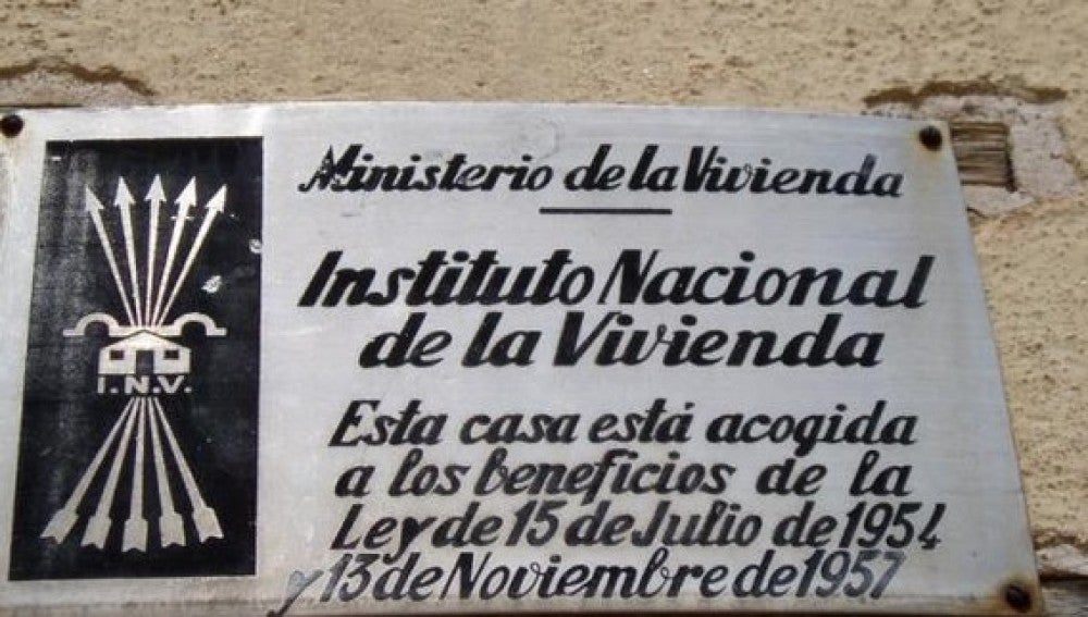 Placa del Instituto Nacional de la vivienda