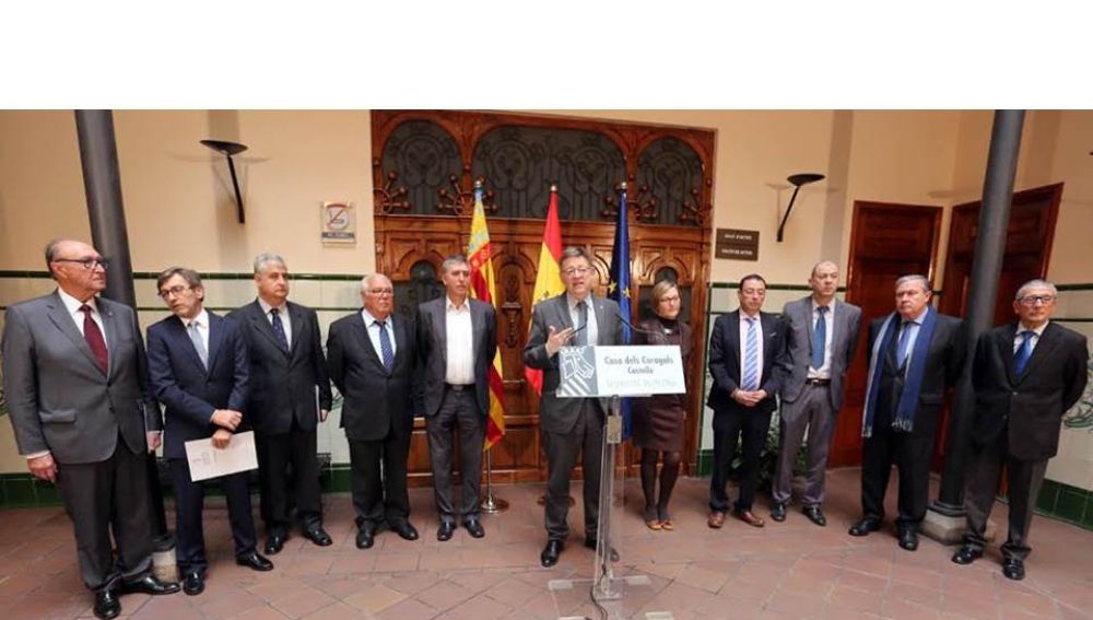 ARCHIVO || El president Ximo Puig en una de las reuniones de la Mesa de la Cerámica celebradas en Castellón