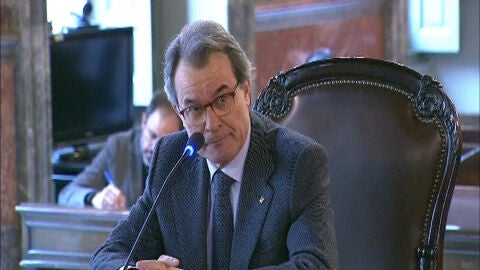Artur Mas durante su declaraci&oacute;n