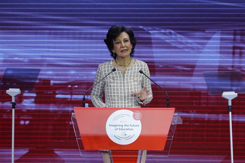 Ana Botín anima a las empresas a que trasladen a España sus centros logísticos como alternativa al "brexit" Ana Botín anima a las empresas a que trasladen a España sus centros logísticos como alternativa al "brexit"