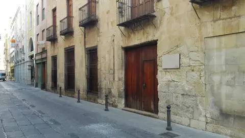 Sede del Patronato del Misteri d'Elx en la calle Major de la Vila. Mercado Central