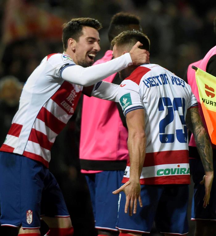 El Granada coge aire a costa del Alavés El Granada coge aire a costa del Alavés