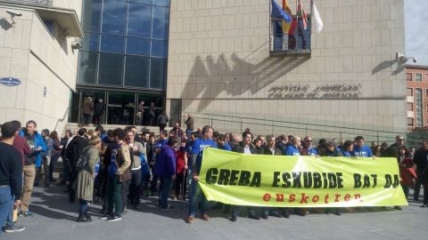 Huelga de 24 horas en Euskotren