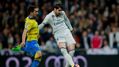 Morata dispara a puerta en el duelo ante Las Palmas