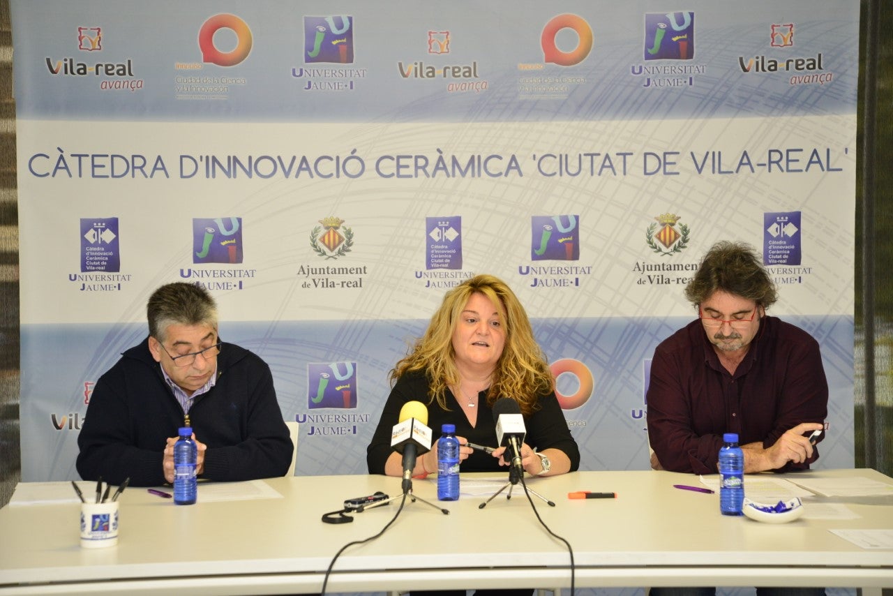 La càtedra d'Innovació ceràmica i el Cefire programen cursos sobre divulgació científica. La càtedra d'Innovació ceràmica i el Cefire programen cursos sobre divulgació científica.