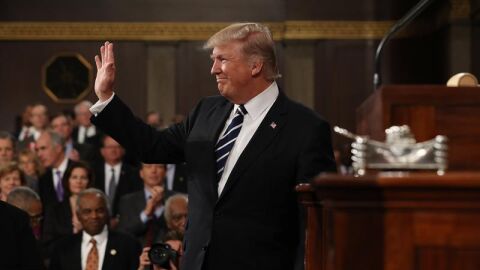 Donald Trump, antes de su primer discurso ante el Congreso de EEUU
