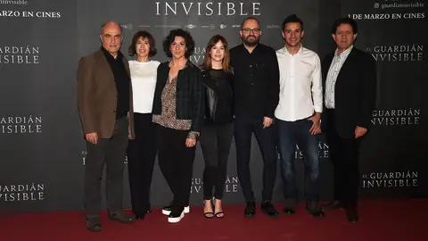 El equipo al completo de 'El Guardián Invisible' PRESENTACIÓN EN MADRID DE LA NUEVA PELÍCULA DE FERNANDO GONZÁLEZ MOLINA