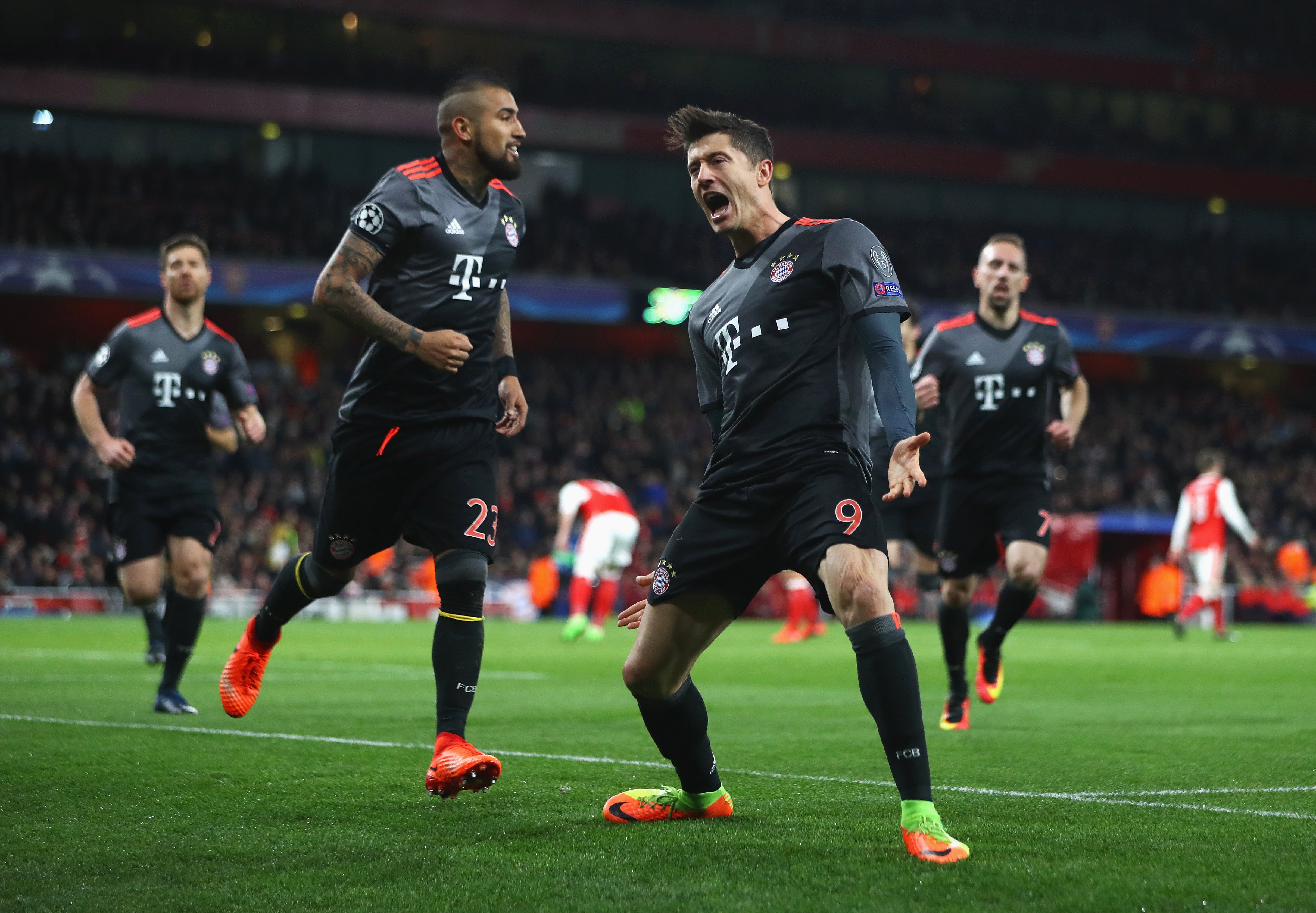 El Bayern de Múnich arrolla al Arsenal en el Emirates y completa su paliza rumbo a cuartos El Bayern de Múnich arrolla al Arsenal en el Emirates y completa su paliza rumbo a cuartos