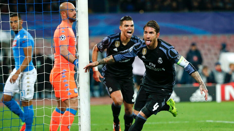 Sergio Ramos celebra su gol al N&aacute;poles