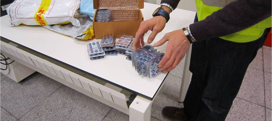 Muestra de los medicamentos falsos incautados por la Guardia Civil. Muestra de los medicamentos falsos incautados por la Guardia Civil.