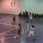 El hermano de Llull, antes de lanzar una 'mandarina' El hermano de Llull, antes de lanzar una 'mandarina'
