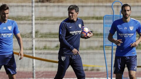 M&iacute;chel dirige su primer entrenamiento con el M&aacute;laga.