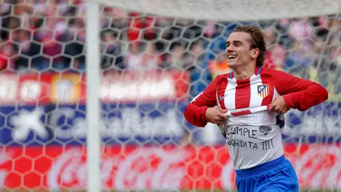 Griezmann celebra su gol contra el Valencia Griezmann celebra su gol contra el Valencia