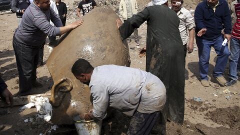 Coloso de 8 metros hallado en Egipto