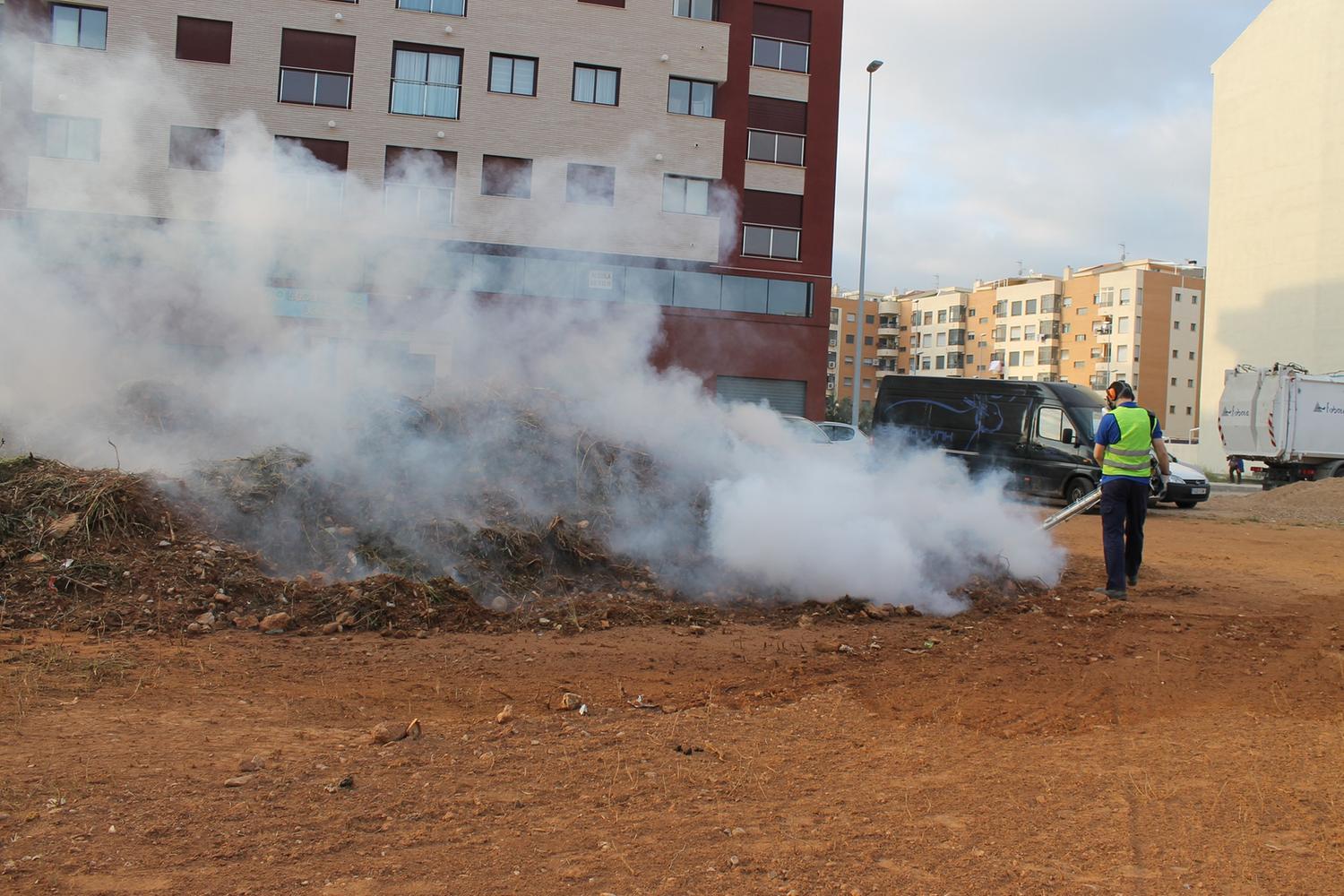 Vila-real inicia dilluns que ve el tractament contra els mosquits. Vila-real inicia dilluns que ve el tractament contra els mosquits.