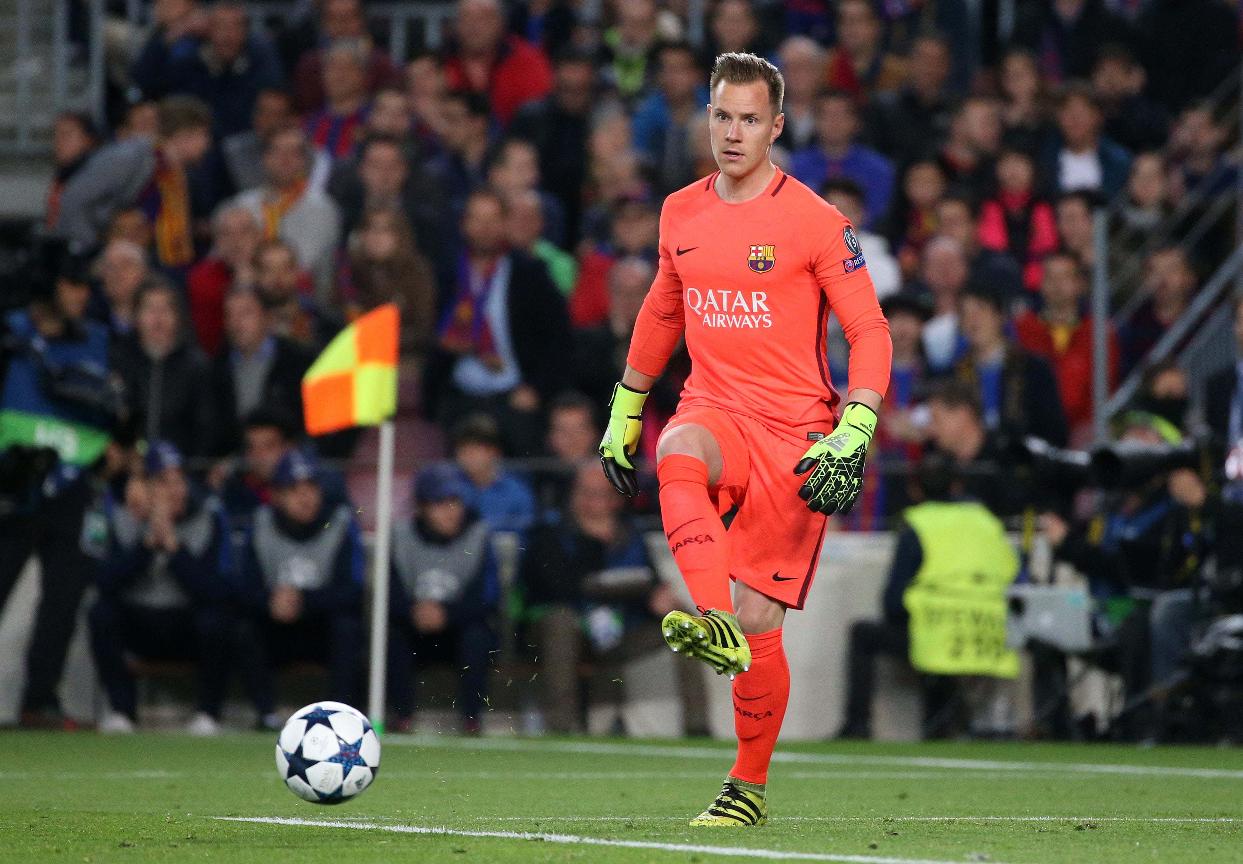 Ter Stegen: "No nos vamos frustrados, tenemos la vuelta para remontar la eliminatoria" Ter Stegen: "No nos vamos frustrados, tenemos la vuelta para remontar la eliminatoria"