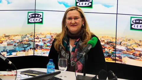 Luz Gabás durante una entrevista en Más de uno Luz Gabás durante una entrevista en Más de uno