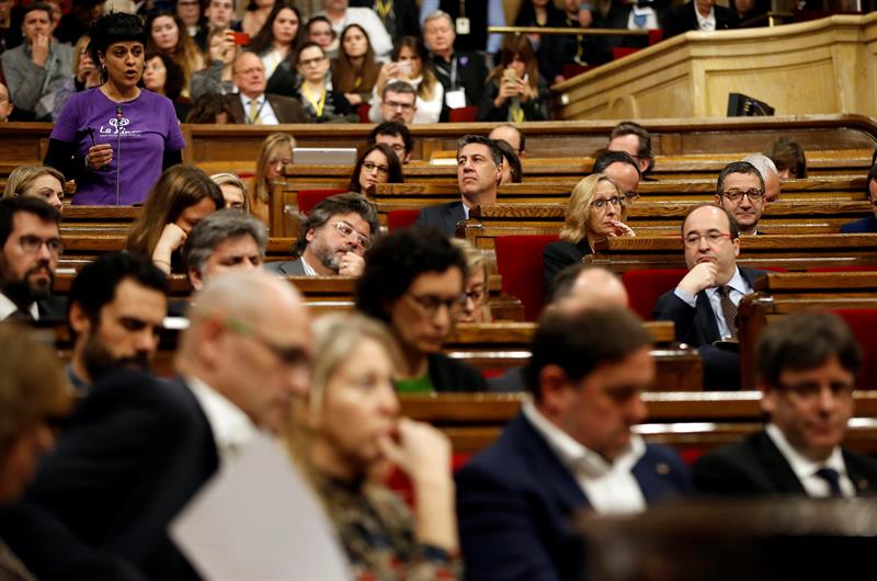 El Parlamento catalán aprueba que sólo se subvencione a medios privados que hagan campaña del referéndum El Parlamento catalán aprueba que sólo se subvencione a medios privados que hagan campaña del referéndum