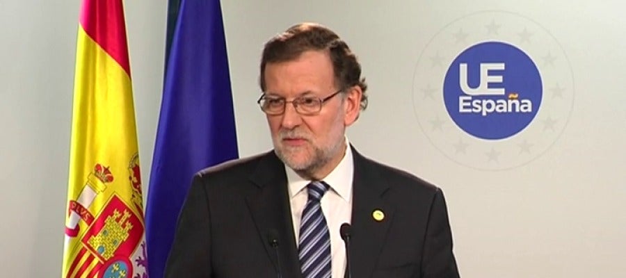 Rajoy elude la pregunta en inglés de un periodista de la BBC y pasa su turno a otra en castellano Rajoy elude la pregunta en inglés de un periodista de la BBC y pasa su turno a otra en castellano