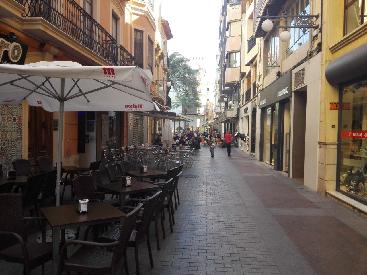 APEHA valora positivamente que la tasa de terrazas en Elche pase a calcularse por metros cuadrados APEHA valora positivamente que la tasa de terrazas en Elche pase a calcularse por metros cuadrados